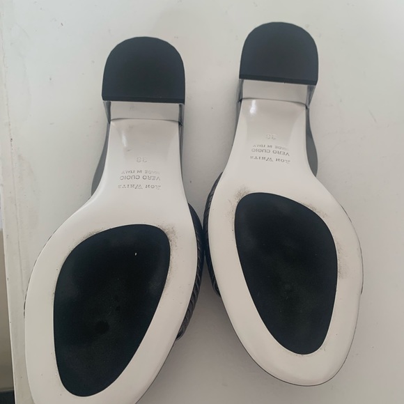 Ron White New Evena Gunmetal sandals with mirror like heels 😍 - Picture 5 of 7